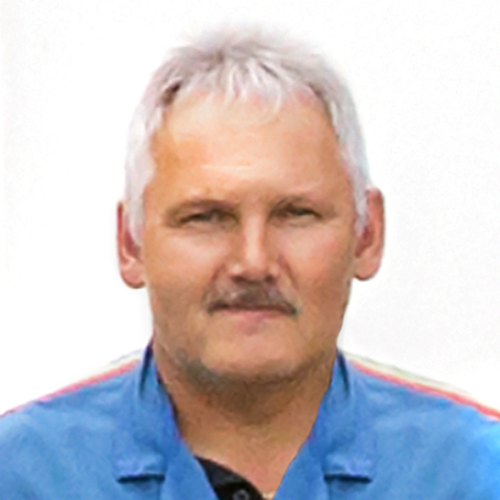 Headshot of Alfons Hörmann, service manager for commercial vehicles at Wagner - “Cars with passion”, in Donauwörth, Germany.